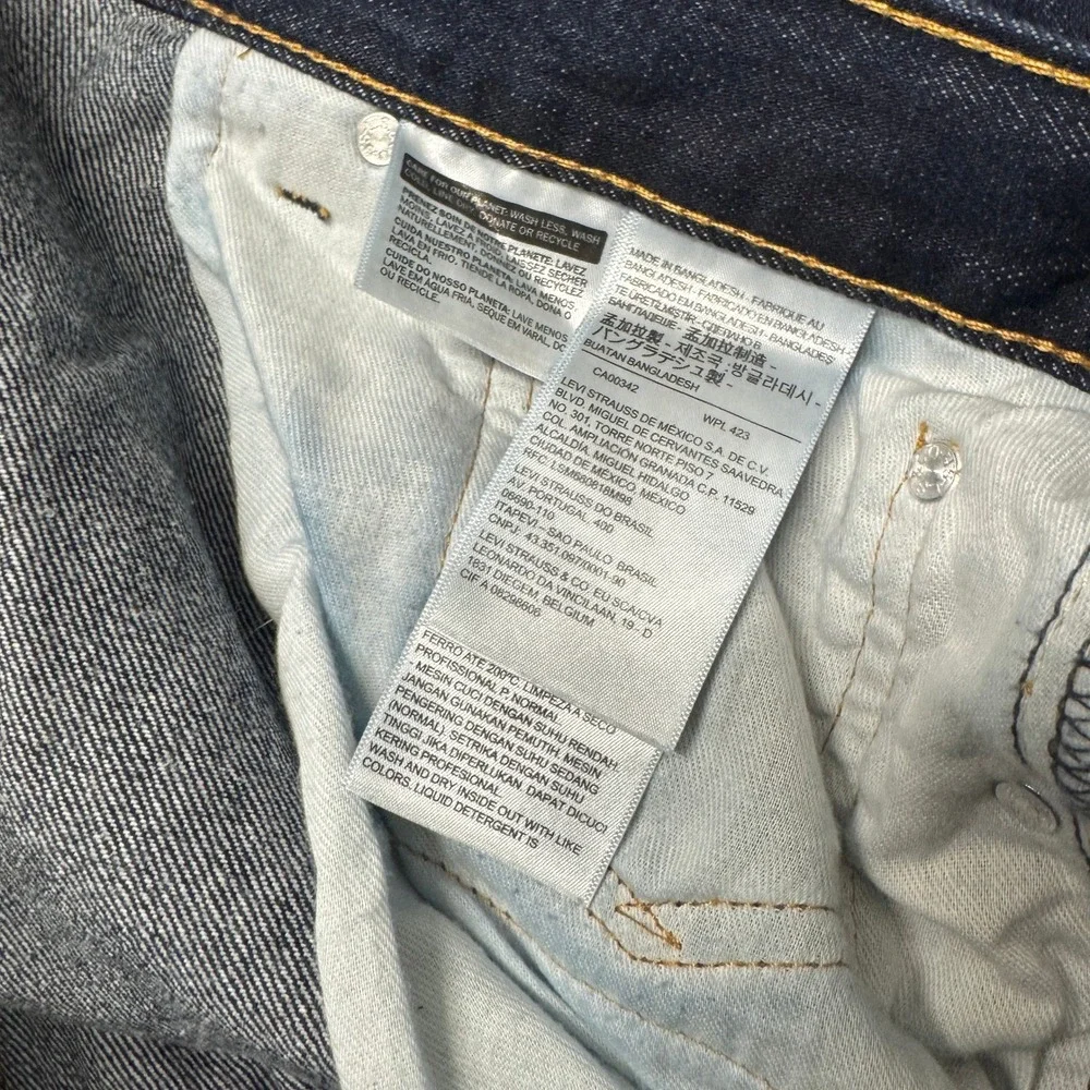 Levi's 505 Jeans Mens 40x30 ACTUAL Regular Fit Dark Wash Denim Classic